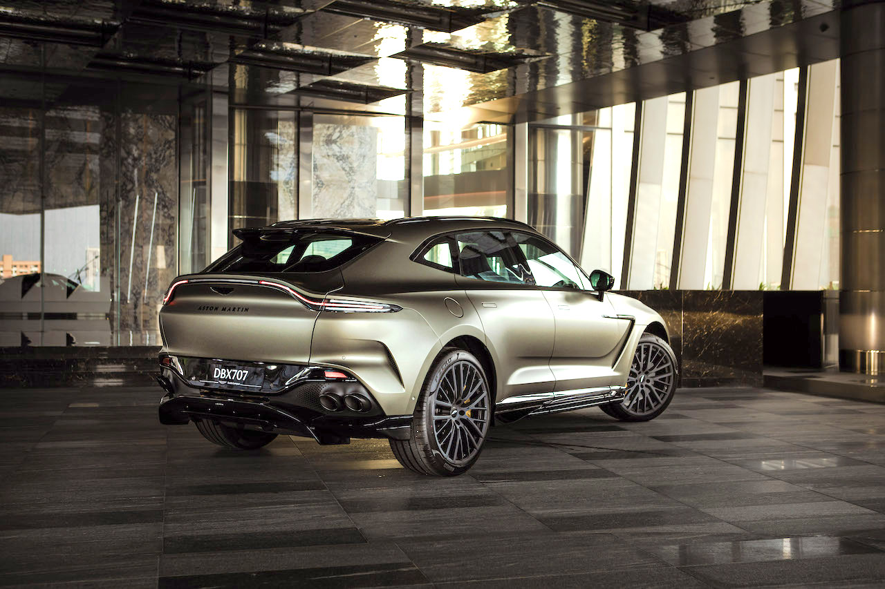 Aston Martin DBX707 