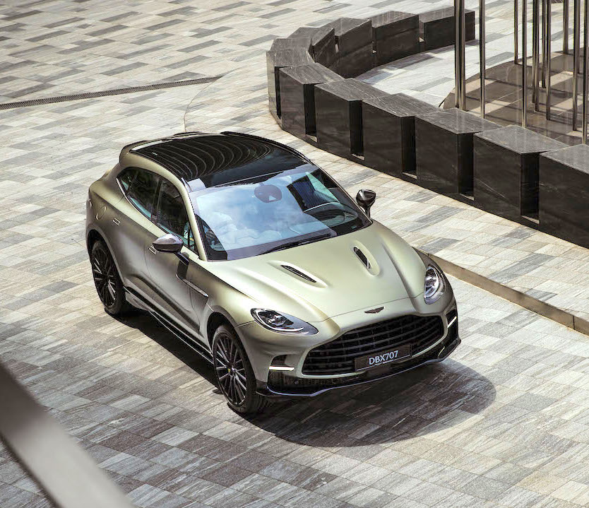 Aston Martin DBX707 