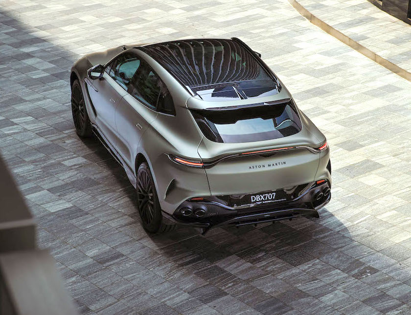 Aston Martin DBX707 